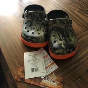 NWT Boys Camouflage Crocs